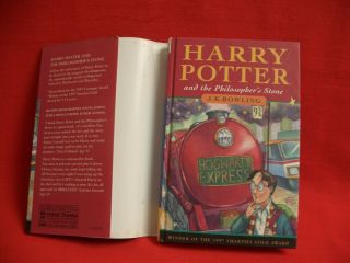J K ROWLING: HARRY POTTER AND THE PHILOSOPHER ' S STONE HB DJ 1ST/6TH TED SMART 2