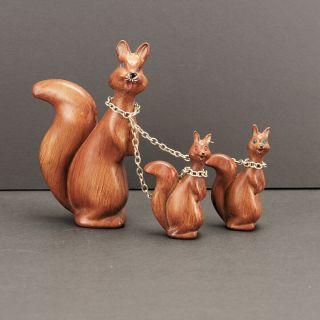 Vintage Squirrel Figurine With 2 Babies And Chain Leashed Figurine Collectible