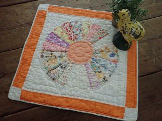 Great Color Vintage Orange & White Dresden Plate Table Doll Quilt 17x17