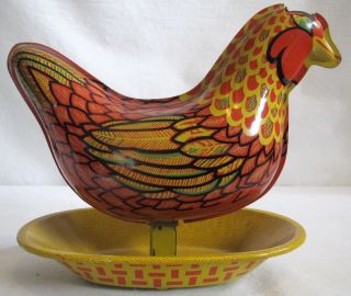 Vintage Wyandotte Tin Litho Egg Laying Hen Chicken Pushdown