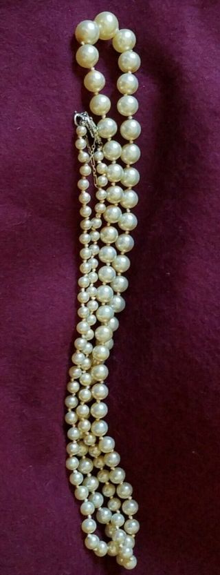 Vintage graduated Pearl necklace with 14K Clasp and Safety chain 3