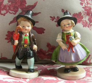 Vintage E & R Erphila Boy W/ Umbrella & Girl Figurines U.  S.  Zone Germany