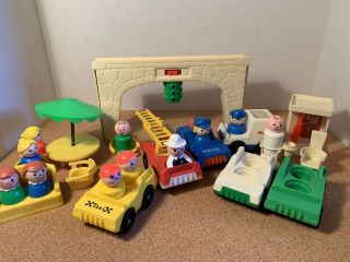 Vintage Fisher Price Little People Village Town Accessories Traffic Light