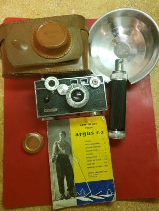 Vintage Argus C3 35mm Rangefinder Camera W F/3.  5 50mm Cintar Lens,  Case & Flash