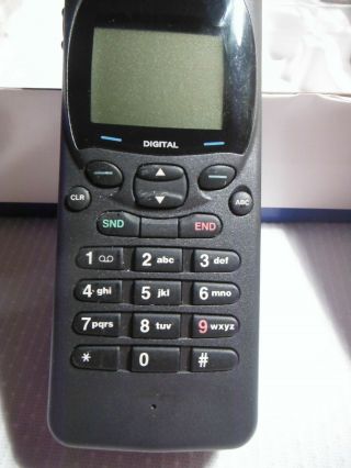 VINTAGE NOKIA 2180 CELL PHONE WITH CHARGER 1998. 3