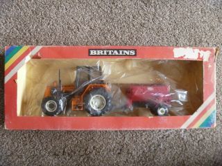Vintage Diecast Britains Ltd Renault Farm Tractor And Trailer Spreader Rare Set