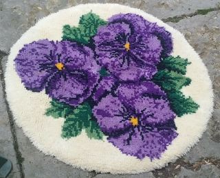 Vtg 36 " Round Rug Hand Hooked White Purple Floral Pansies Violets Circa 1970s