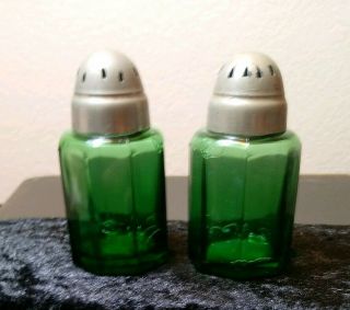 Set Of Vintage Octagonal Emerald Green Glass Depression Salt & Pepper Shakers Vg