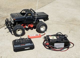 Vintage Tamiya Blackfoot Remote Control Car W/battery,  Charger,  And Controller