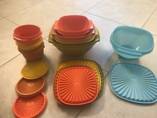 Vintage Tupperware 8 Containers With Lids