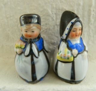Vtg Dutch Holland Couple Salt & Pepper Shakers Flemish Man Woman Porcelain