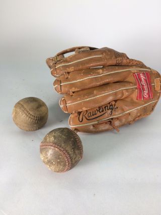 Vintage Rawlings Baseball Glove And Balls Americana Sporting Equipment Man Cave