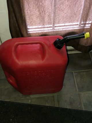 Vintage BLitz 6 Gallon 16 Oz Gas Can W / Self Venting Spout 2 Handles 3