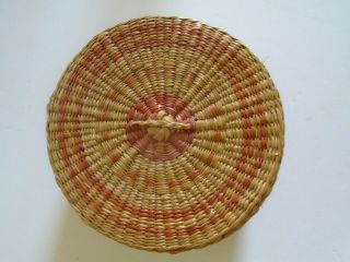 Small Vintage Woven Sewing Basket Box With Lid 6 " In Diameter 3 1/2 " Tall