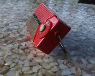 Vintage Mid Century Solar 4 Transistor Radio And Red Rare