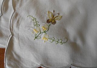 Set of 8 x Vintage Machine Embroidered Napkins Ecru Cotton Butterfly & Flower 2