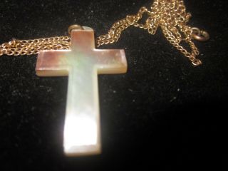 Vintage Mother Of Pearl Pendant Cross W/gold Tone 22 " Chain