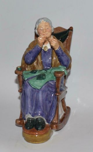 Vintage Royal Doulton Figurine " Stitch In Time " Hn 2352 - M Nicoll - Ret 1981 -