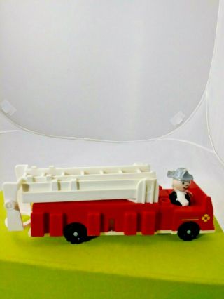 Vintage Fisher Price Fire Truck W/extension Ladder Div Of The Quaker Oats Co Usa