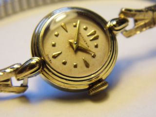 Huguenin Vintage Ladies Gold Plated 17 Jewelled Swiss Mechanical Watch