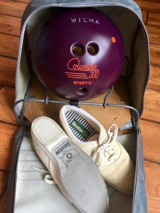 Vintage Columbia 300 Beast Bowling Ball 8lb W Case & Bowling Shoes