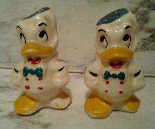 Vintage Walt Disney Donald Duck Salt And Pepper Shaker Land World Mickey Mouse