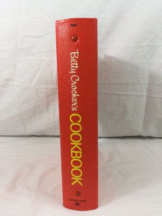 VTG Betty Crocker’s Cookbook Red Pie Cover 1969 - 1974 5 Ring Binder 5
