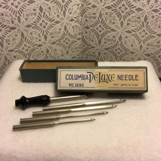 Vintage Columbia De Luxe Rug Needle Set