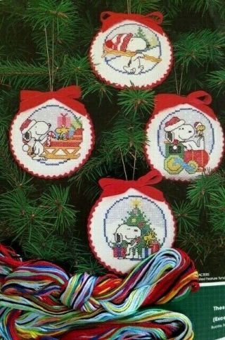 Special Vtg Bucilla Christmas " Merry Snoopy " Counted Cross Stitch Ornaments Kit