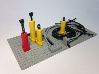 LE014 LEGO TECHNIC VINTAGE PNEUMATIC CYLINDERS,  VALVE,  HOSES 2