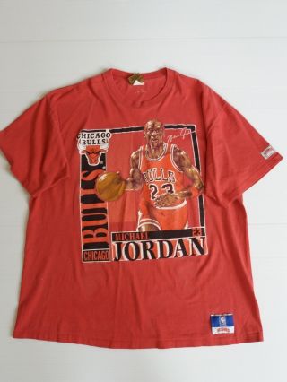 Vintage Michael Jordan Chicago Bulls Nutmeg Mills Trading Card T - Shirt.  Size: M