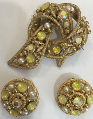 Vintage Stunning Rhinestone Brooch & Clip Earrings Goldtone Signed Capri Pearl