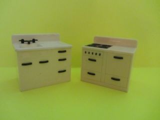 Vintage Renwal Dollhouse Miniature Kitchen Furniture Stove And Sink
