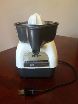 Vintage Proctor Silex Juicit Automatic Juicer Juice Maker Squeezer J101w