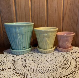 Set Of 3 Matching Vintage Mccoy Flower Pots With Bow - Pink Yellow Turquoise Nr