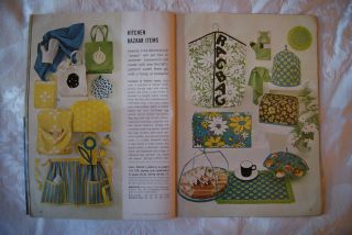 VTG 1960 ' s McCall ' s Summer Make It Ideas 2 1967 Time Warp Families Crafting 4