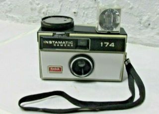 Vintage 1960s Kodak Instamatic 174 Camera W/ Cube