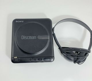 Vintage Sony D - 2 Discman Great Made In Japan Includes Headphones