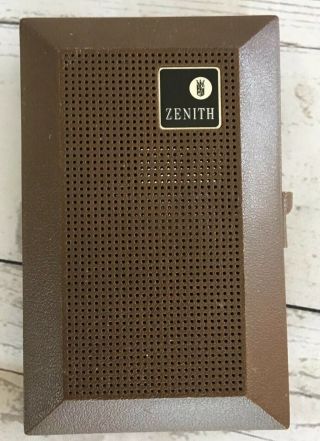 Vintage Zenith Royal 16 Brown Billfold Am Radio.  Model R16y1