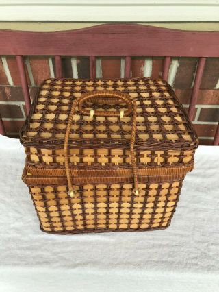 Vintage Wicker Picnic Basket With 4 Reuseable Plastic Dishes & Cups,  6 Utensils