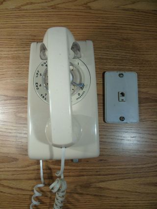 Vintage Western Electric At&t 554bmp Wall Rotary Dial Phone Telephone Beige/tan