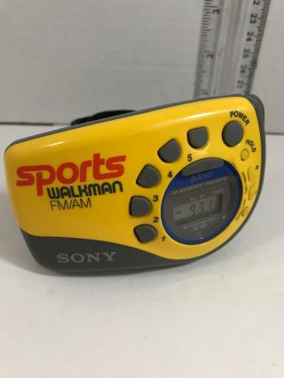 Vintage Sony Sports Walkman Srf - M78 Fm/am Digital Tuning Radio W/armband