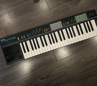 Yamaha Psr - 12 Vintage Keyboard