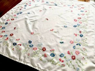 Vintage Hand Embroidered Daisy White Linen Tablecloth 40x42 Inches