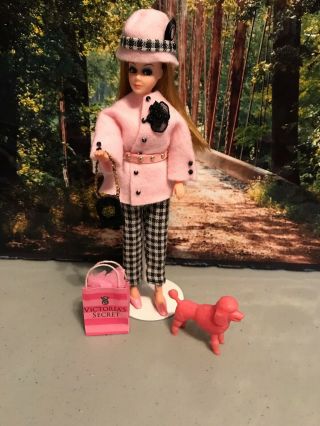 Vintage Topper Dawn Doll,  Shopping 