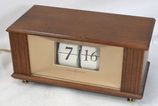 Vintage General Electric Ge 8113 Electric Flip Clock,  Walnut Case,  Great