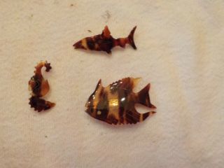 2 Vintage Carved Tortoise Shell Fish 1 Sea Horse Brooch Pin Retro Lucite Plastic