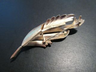 Vintage CROWN TRIFARI Leaf Shaped Gold Tone Brooch with Pearls 4