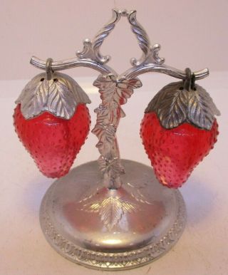 Strawberry Hanging Salt And Pepper Shaker Tree Set Red Vintage Plastic