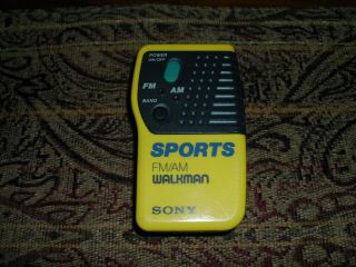 Vintage Sony Sports Walkman Srf - 8 Am/fm Radio Belt Clip Look